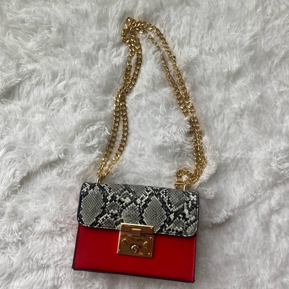 Red Purse! - Picture 2 of 5